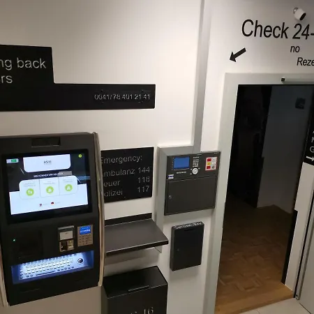 호텔 Hotel16 By Messe & Stadion Suisse In Minuten & Late Check-in *