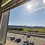 Hotel16 By Messe & Stadion Suisse In Minuten & Late Check-in ホテル