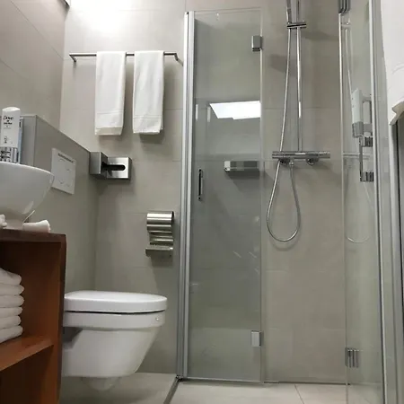 Hotel16 By Messe & Stadion Suisse In Minuten & Late Check-in Hotel