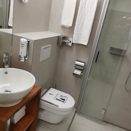 Hotel16 By Messe & Stadion Suisse In Minuten & Late Check-in Hotel *