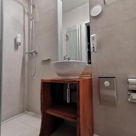 Hotel16 By Messe & Stadion Suisse In Minuten & Late Check-in