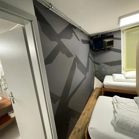 Hotel16 By Messe & Stadion Suisse In Minuten & Late Check-in