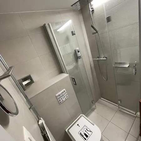 Hotel16 By Messe & Stadion Suisse In Minuten & Late Check-in Hotel