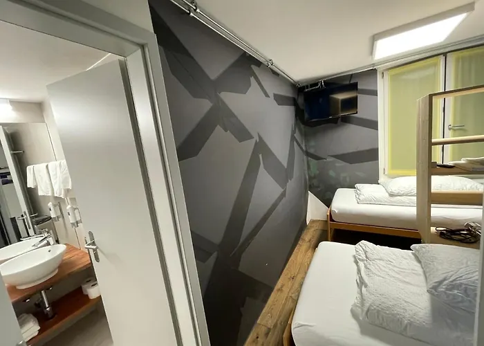 Hotel16 By Messe & Stadion Suisse In Minuten & Late Check-in
